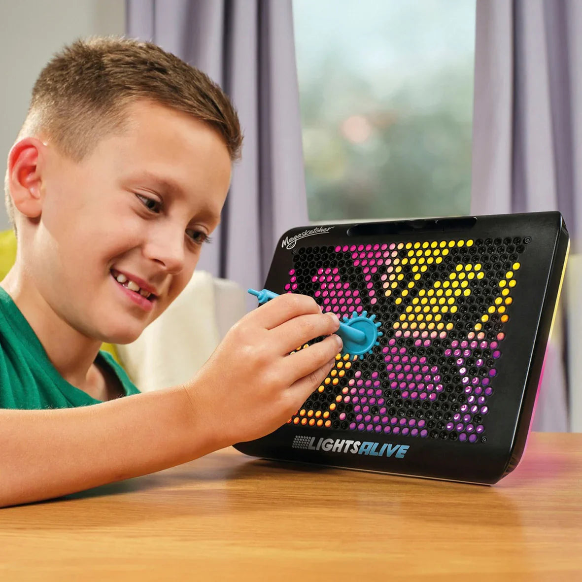Megasketcher Lights Alive – Light Up Creativity | Drawing Board Tomy ...